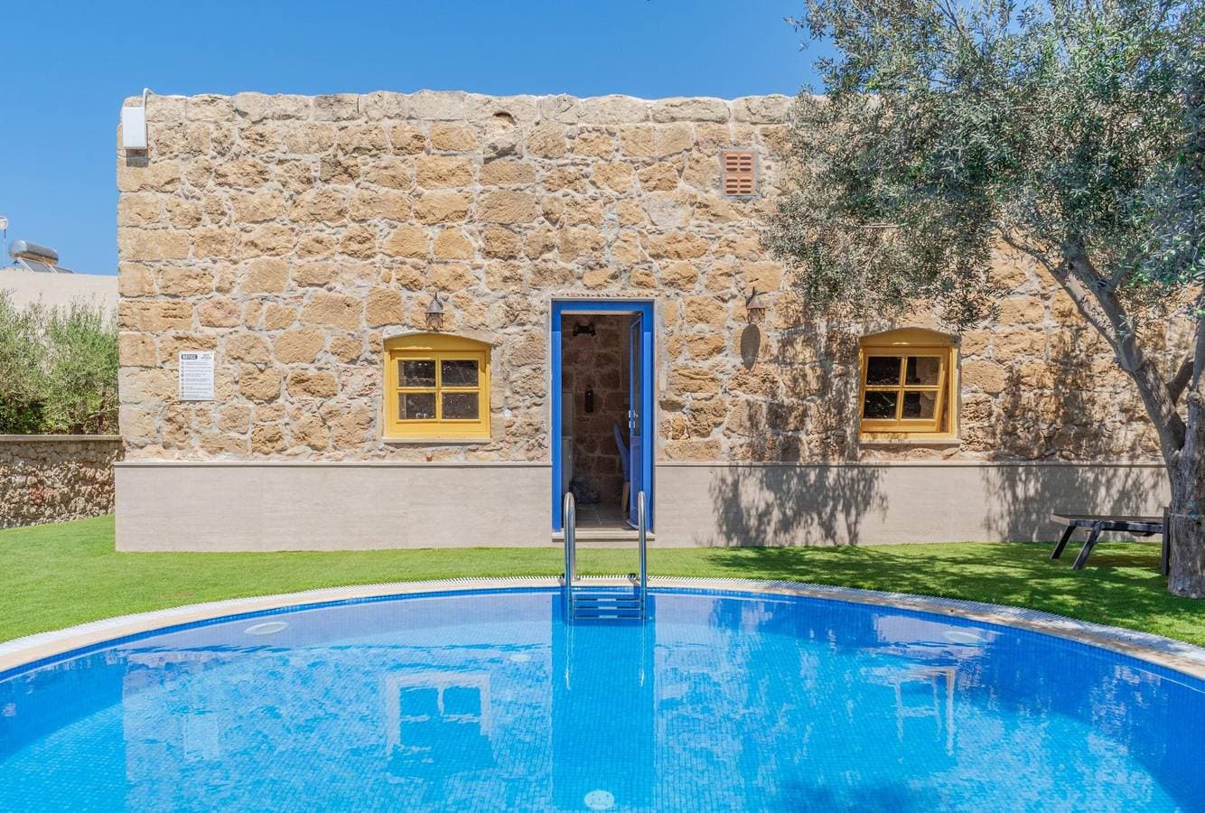 Foto 2 von 25: Villa für 8 Personen mit Garten