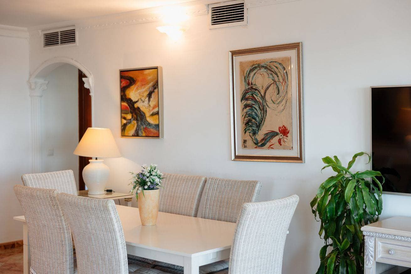 Foto 5 von 31: Apartment direkt am Strand mit Panoramablick auf das Meer, Privatparkplatz, Swimmingpools