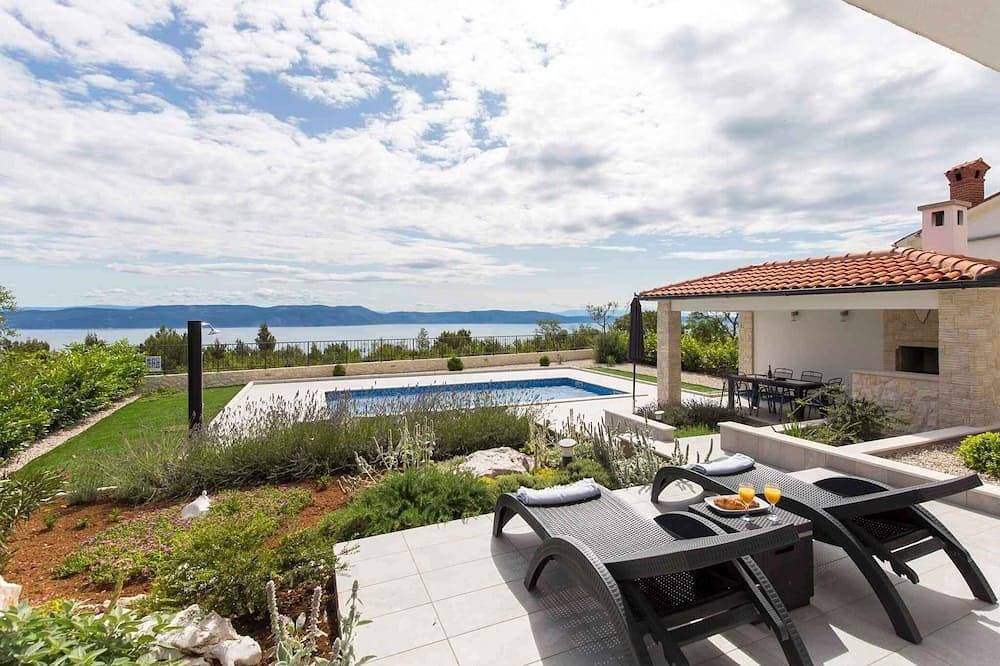 Ferienhaus mit Pool für 6 Personen 1