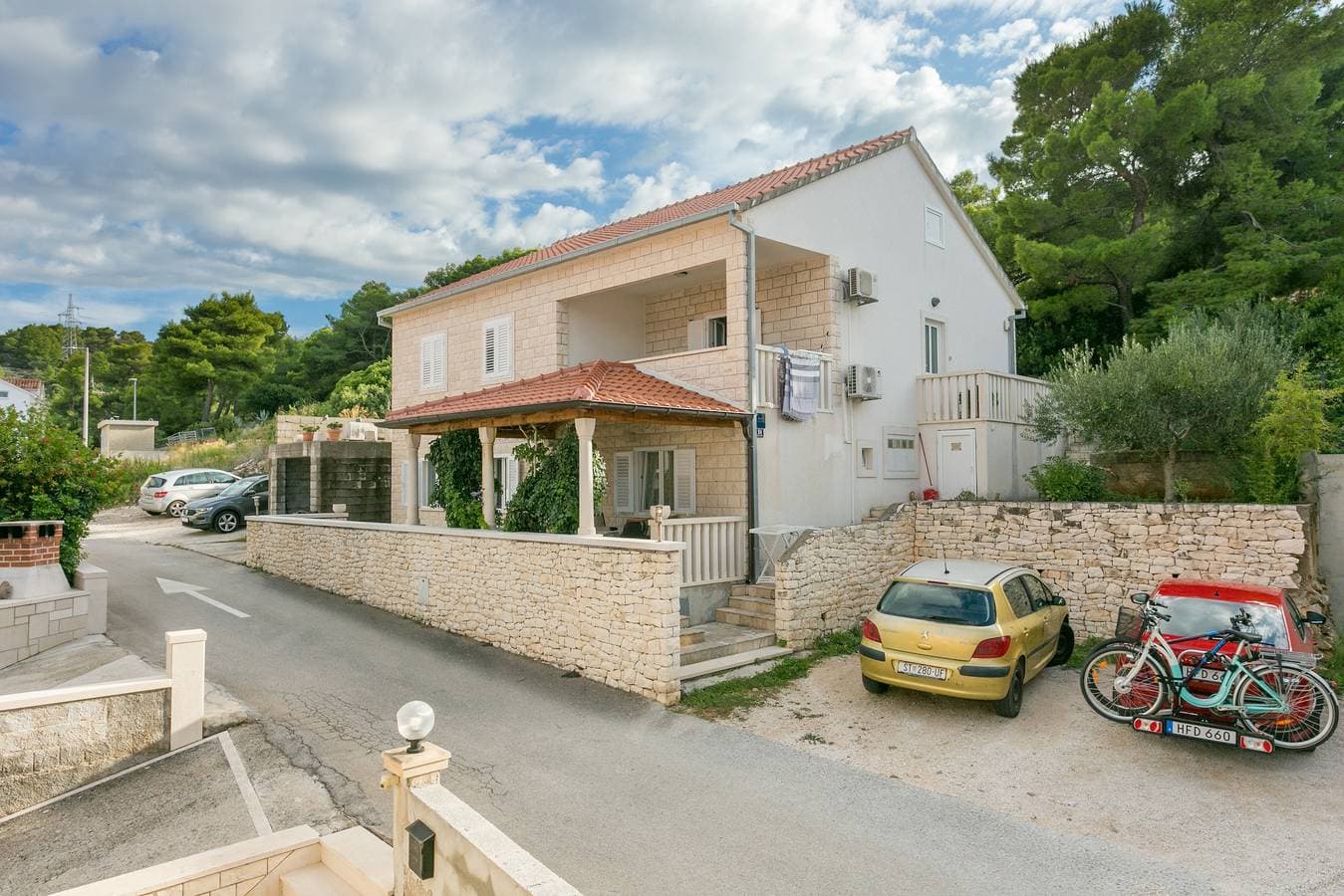 Foto 2 von 26: 2-Zimmer-Ferienwohnung mit Terrasse und Meerblick Postira (Brac) -b