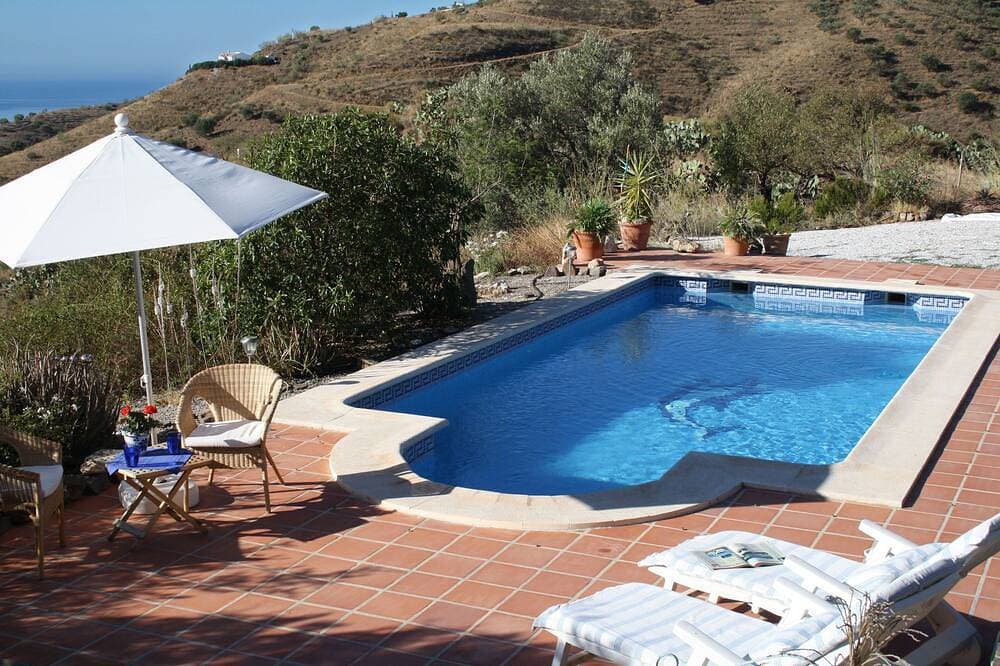 Einzigartige authentische Finca mit Pool und weitem Blick auf Meer und Berge 1