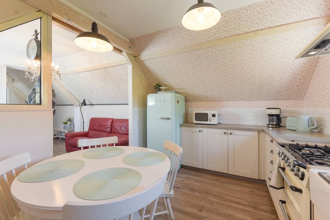 Foto 5 von 20: Landhaus 'Gîte De La Douloustre' mit Bergblick, privater Terrasse und Klimaanlage