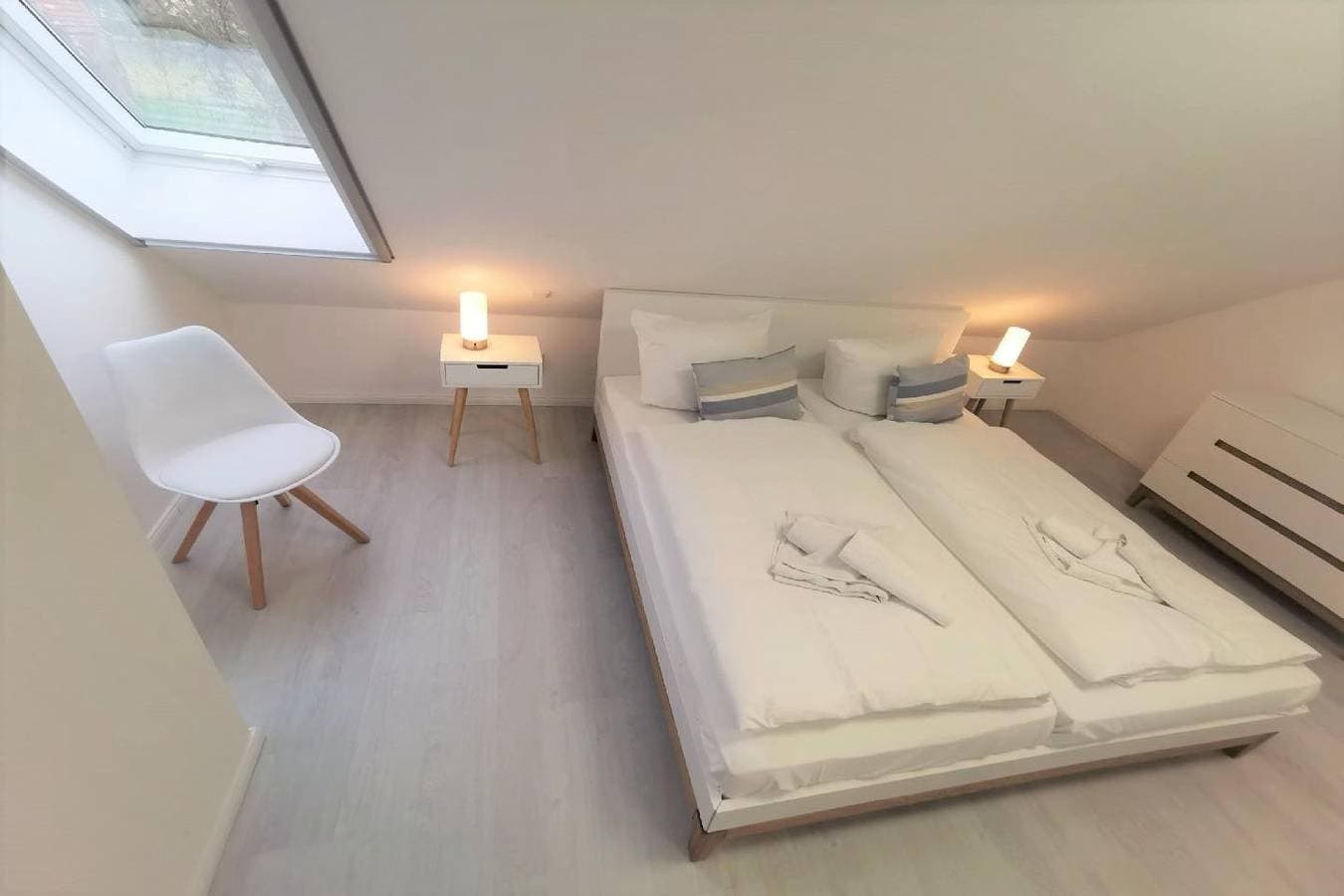 Foto 10 von 21: Ferienwohnung mit Dachterrasse und Meerblick - Haus Inselwind FeWo MEERwasser