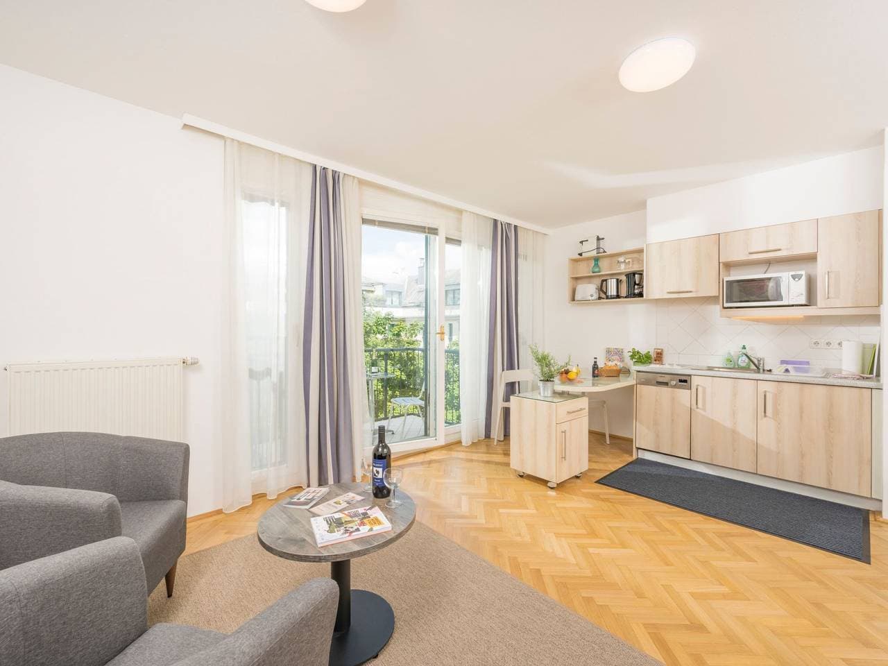 Foto 3 von 17: Studioappartement mit Balkon