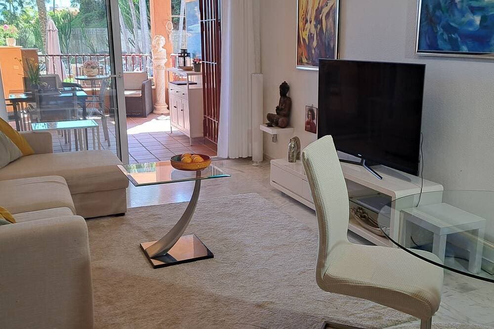 Foto 12 von 30: Charmantes Apt, 2 Terrassen, dir. Zugang zum Pool, nahe Strand und Golfplätzen