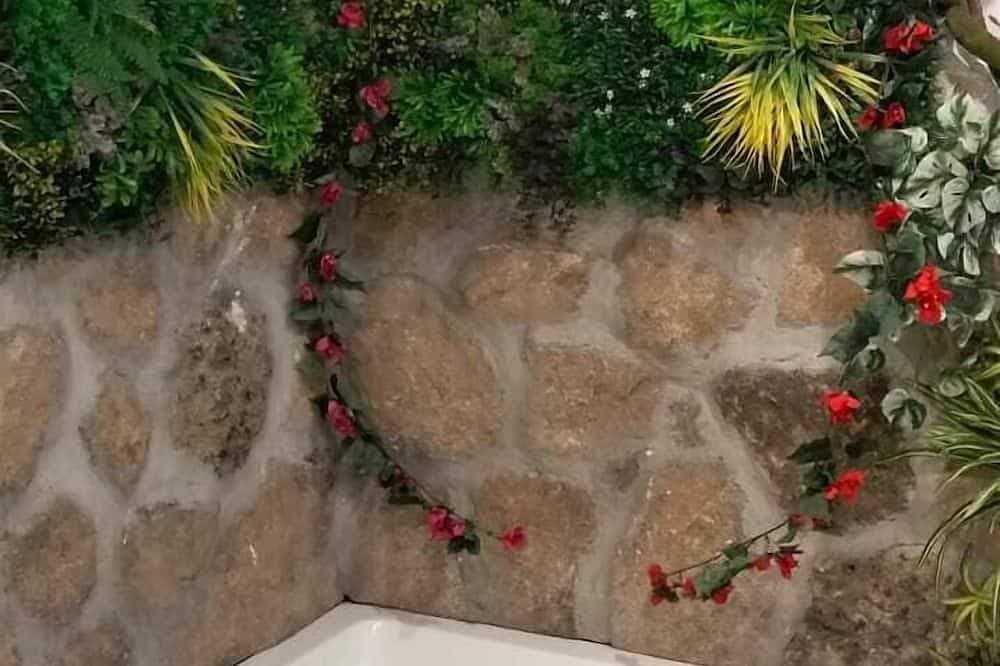 Foto 13 von 30: Mabel House Sierra de Gredos - Fireplace, views and nature