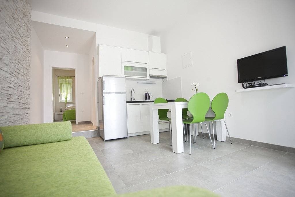 Foto 13 von 36: Ferienwohnung in Duće mit Meerblick, Terrasse, Klimaanlage, W-Lan (850-1)