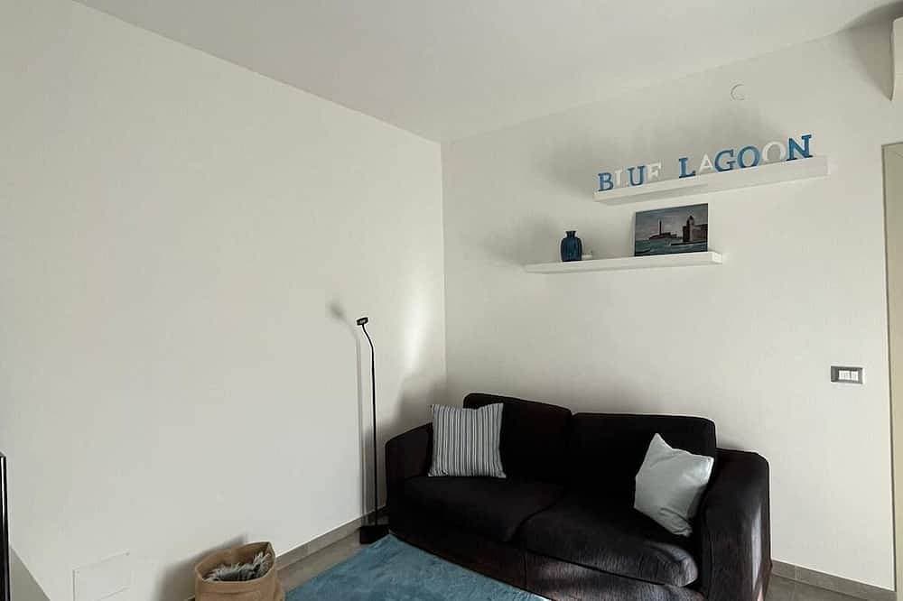 Foto 8 von 22: Just a dip away from Lake Iseo is this beautiful apartment