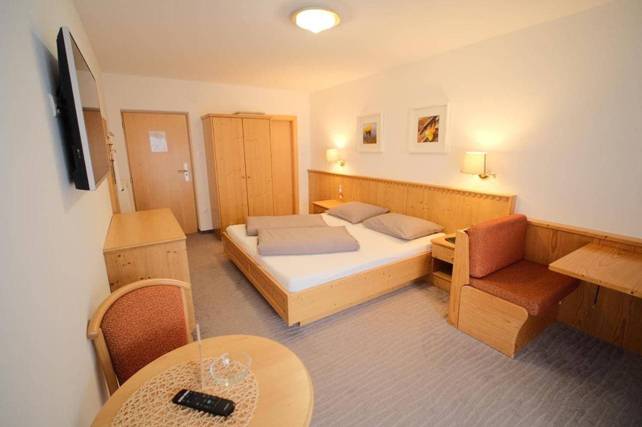 Foto 6 von 11: Double Room with Balcony