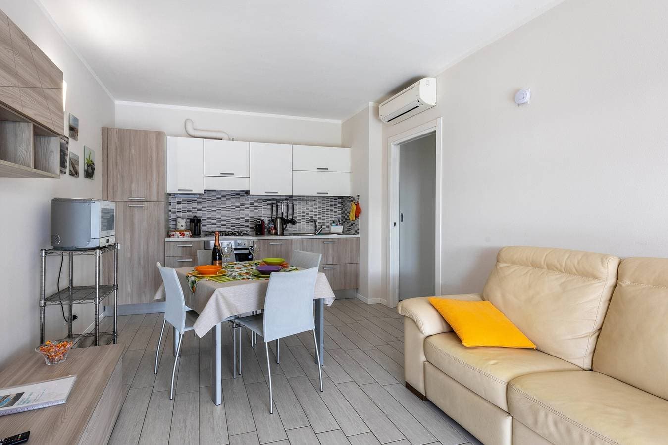 Foto 6 von 33: Apartment 'Delizioso Residence Vista Lago' mit Seeblick, WLAN und Klimaanlage