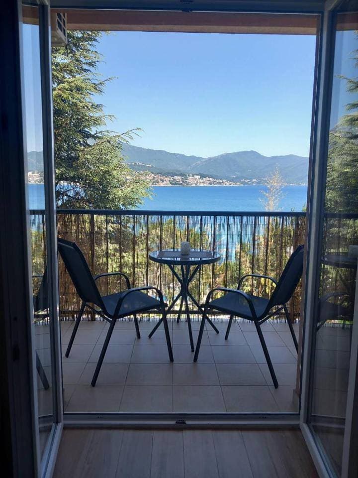 Foto 11 von 22: Studio Apartment with Sea View