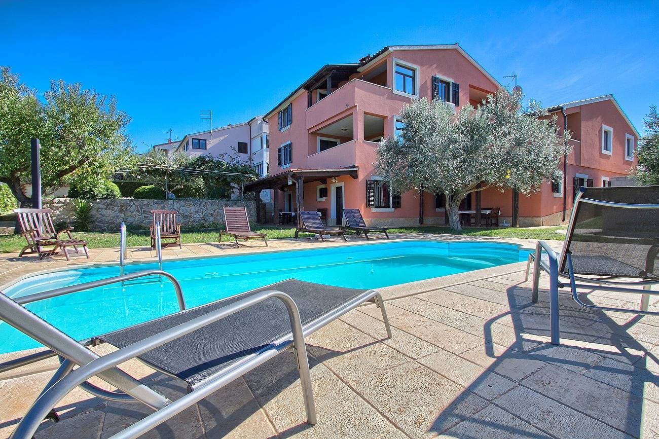 400 Meter zum Strand mit Pool, Jacuzzi, Sonnenterrasse, Tischtennis 1