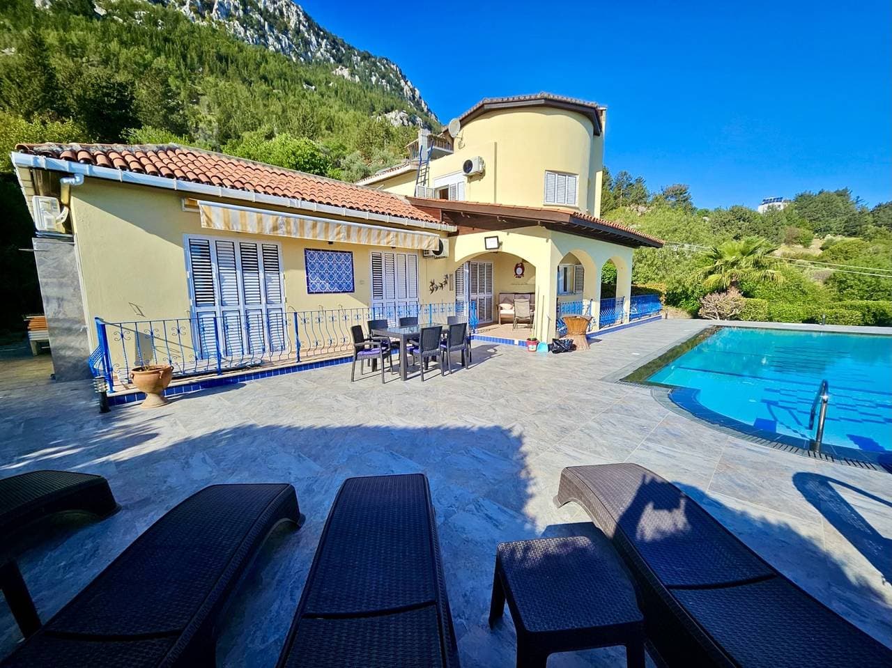 Foto 7 von 23: Villa mit 4 Schlafzimmern und herrlicher Aussicht