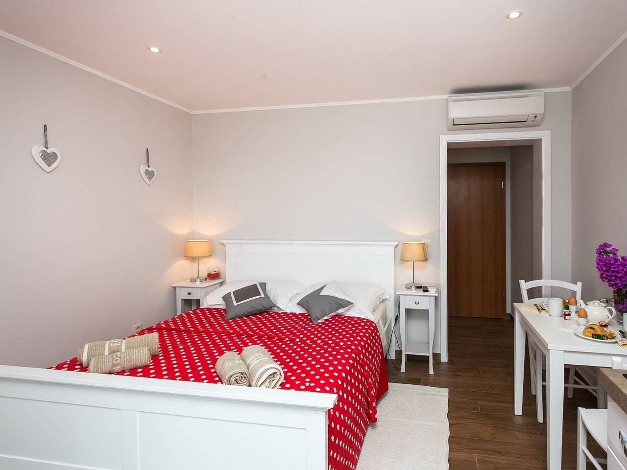 Foto 4 von 16: Villa Mirjana - Studio Apartment with Terrace and Sea View (Bogumila)