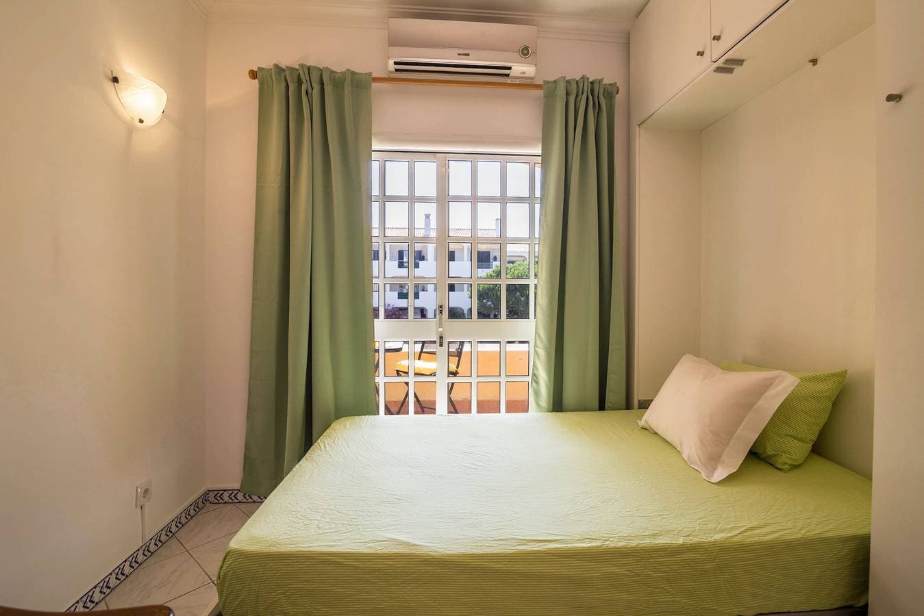 Foto 10 von 20: Schöne Ferienwohnung Marjoh Al mit Pool, Balkon, Klimaanlage und WLAN