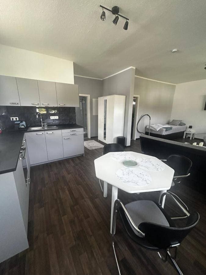 Foto 4 von 18: One-Bedroom Apartment