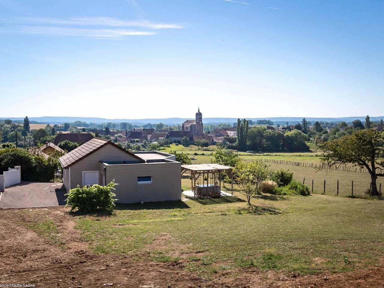 Charmantes Holzhaus mit Pool und Haustiere erlaubt 1