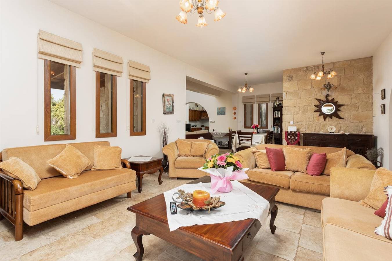 Foto 11 von 43: Villa für 6 Personen mit Balkon