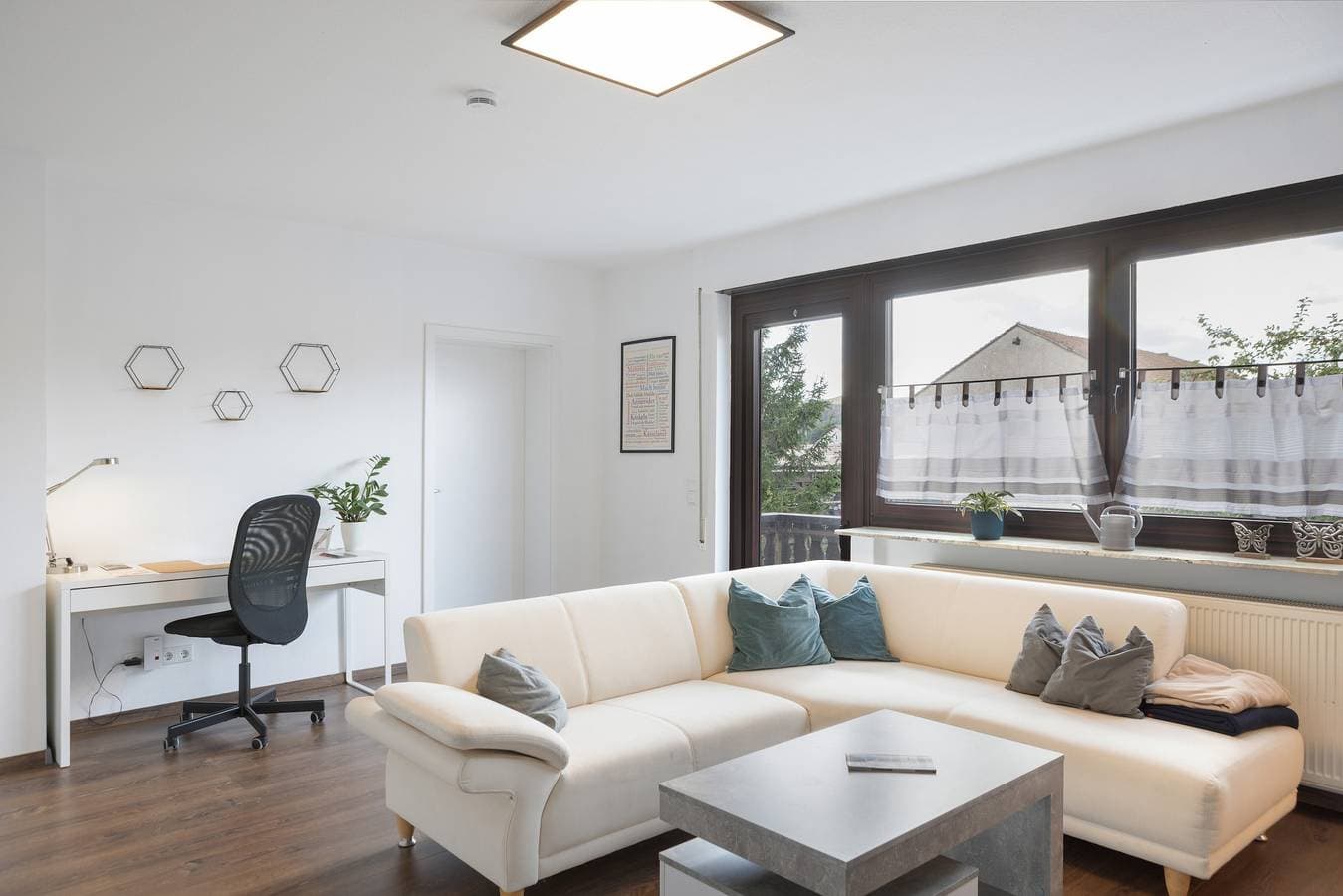 Foto 6 von 24: Ferienwohnung 'Helfensteinblick' mit Bergblick, Balkon und Wi-Fi