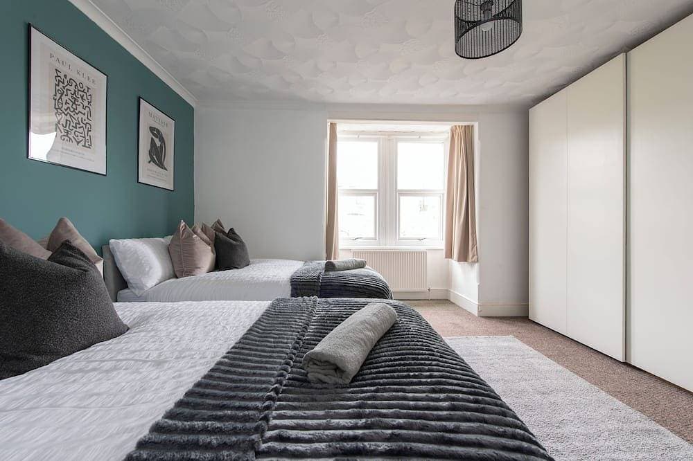 Foto 7 von 27: Modern 3-Bed | Sleeps 8 | Fast WiFi | Parking | Pool Table