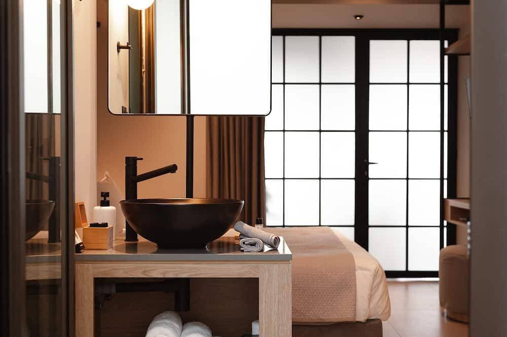 Foto 7 von 30: Orama Luxury Suite, 3 Bedrooms with Private Pool, Sleeps 6