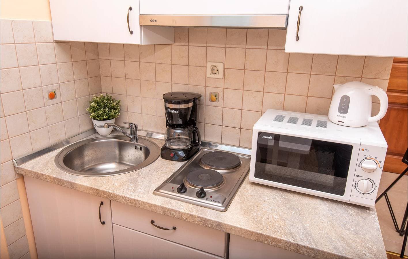 Foto 4 von 16: Apartment mit Meerblick, Terrasse, Küche und WLAN – 1 km zum Strand