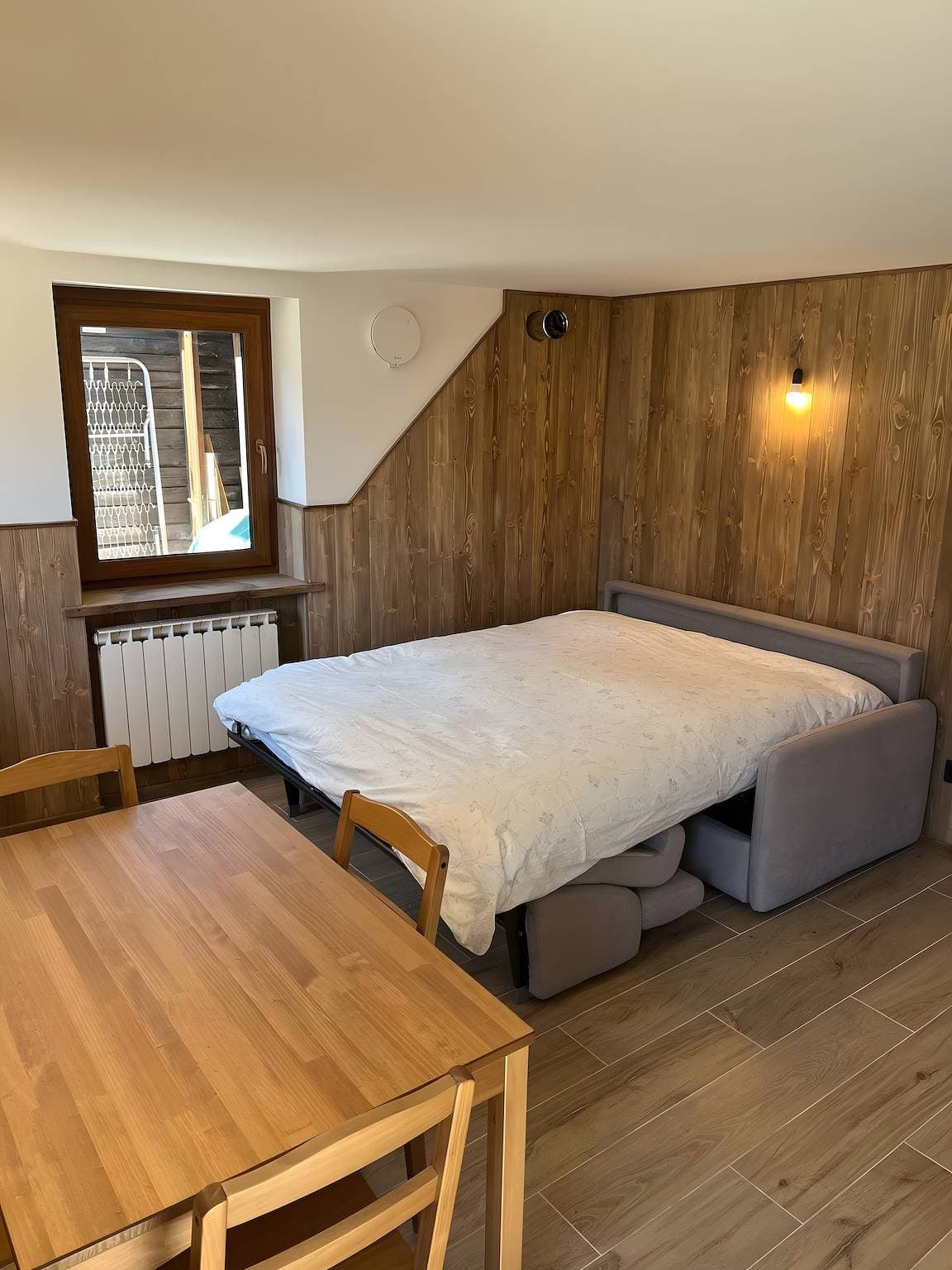 Foto 11 von 24: Appartement „L’angolo del paradiso Gimillan“ mit Bergblick und privatem Garten