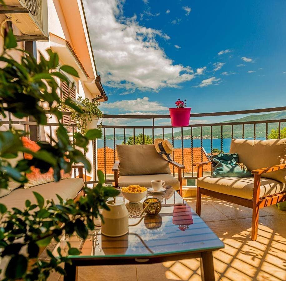 Cicciobello Lux Apartment Baošići with stunning sea view and private garage 1