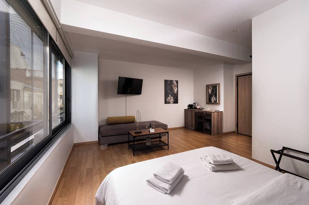 Foto 5 von 26: Athens luxury suite 38sq