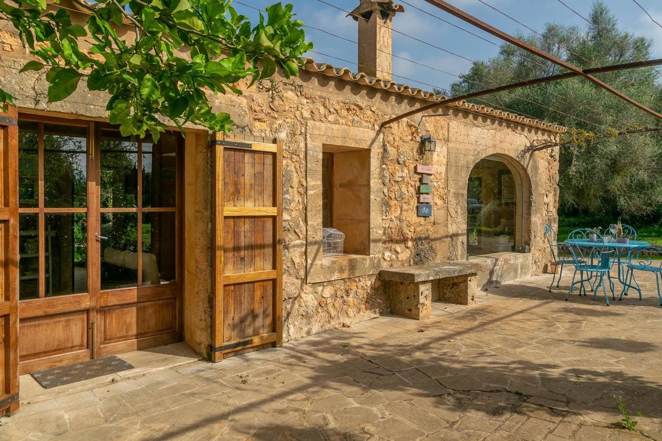 Foto 8 von 50: S'Era Nova - Schöne Villa mit privatem Pool, umgeben von einem schönen Garten. Wifi ist gratis.