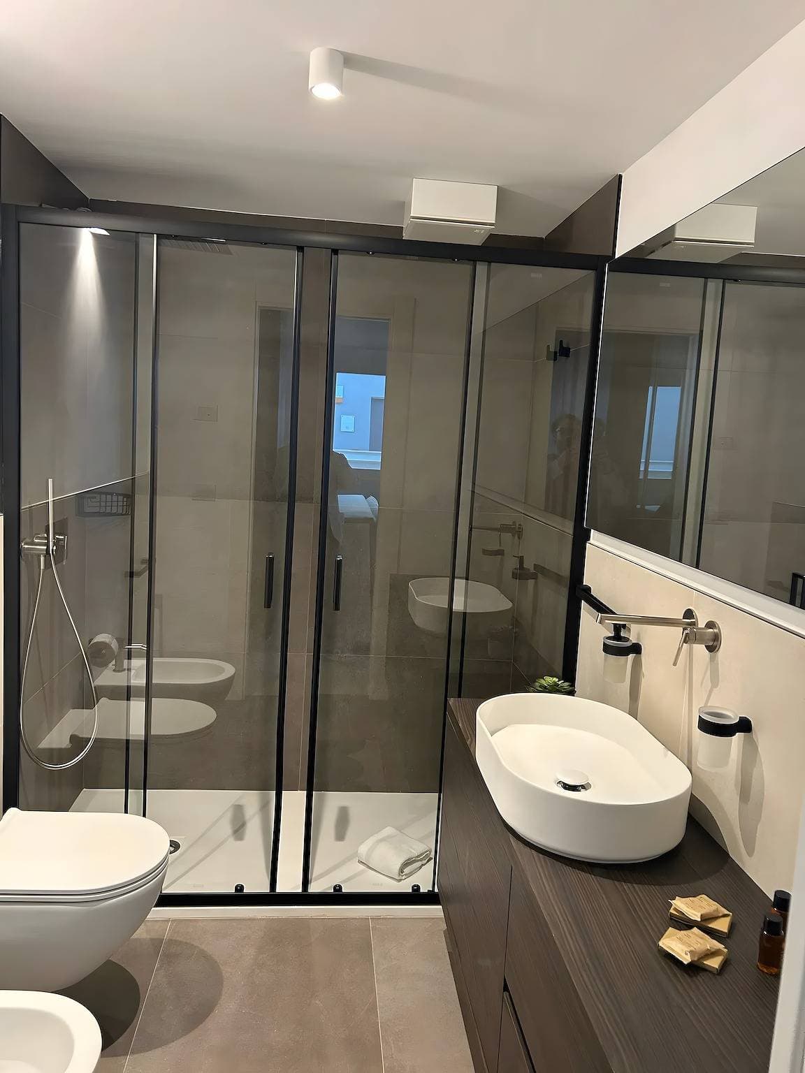 Foto 4 von 10: Apartment 'Luxury Room' mit Meerblick, WLAN und Klimaanlage