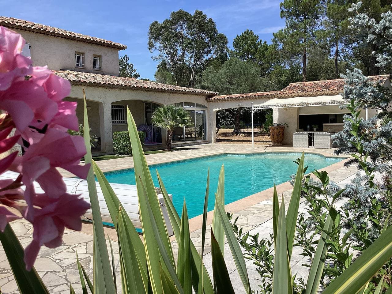 Foto 5 von 19: Ferienwohnung "Clos Saint Jean" mit Pool, privater Terrasse und WLAN