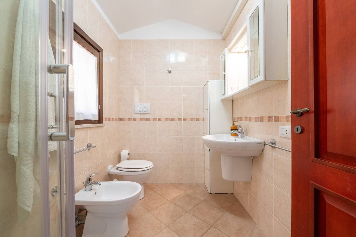 Foto 13 von 33: Ferienhaus 'L'ulivo' nur wenige Schritte vom Meer entfernt mit WLAN und Klimaanlage