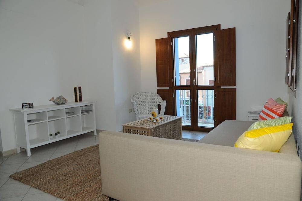 Foto 6 von 25: Wohnung in Cala Gonone, Meerblick, sehr zentral !!