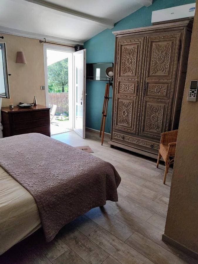 Foto 3 von 5: Double Room with Private Bathroom