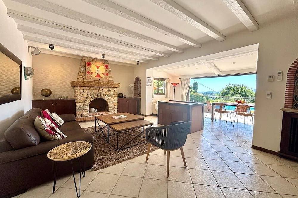 Foto 12 von 30: Calm hilltop villa with pool Ev Charge Valbonne Walks