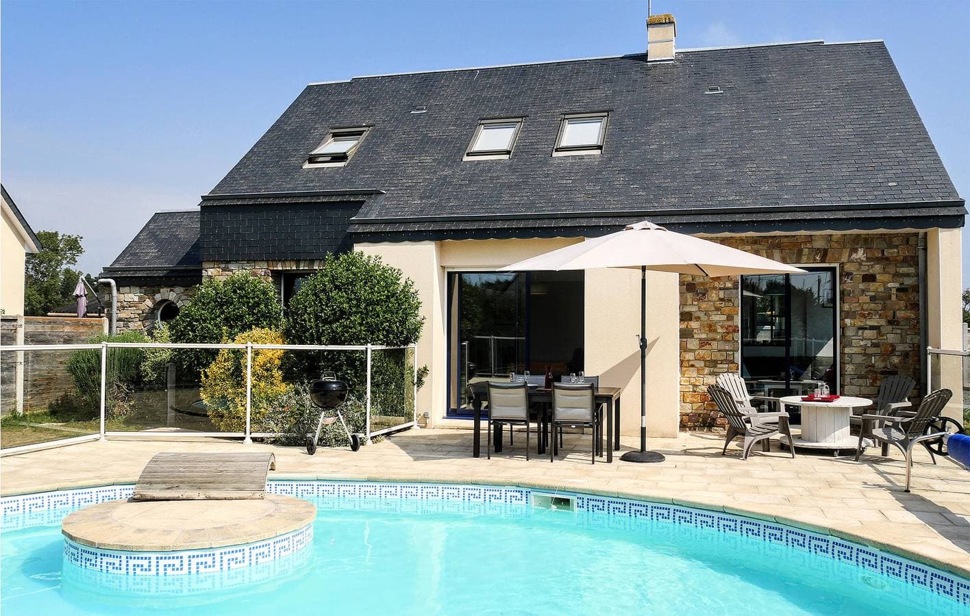 Foto 5 von 40: Schmuckstück am Strand: 100 qm Wohnung mit Parkplatz, Pool und Garten
