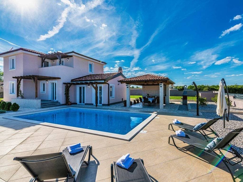 Foto 5 von 42: Villa in Sveti Lovreč mit Schwimmbecken