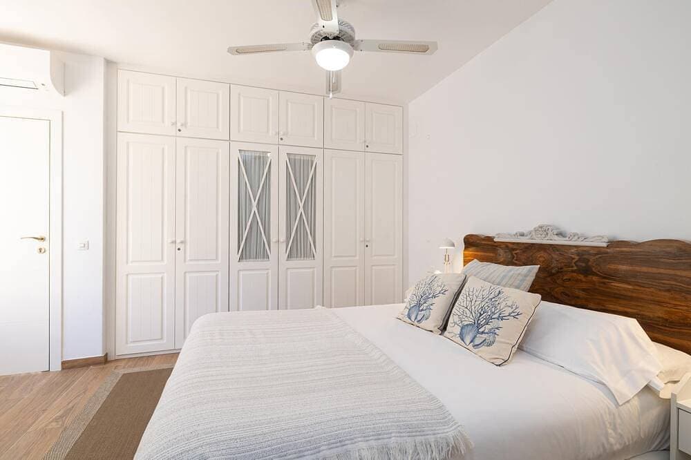 Foto 3 von 17: H2Malaga Pedregalejo Terrace 150 mts from beach