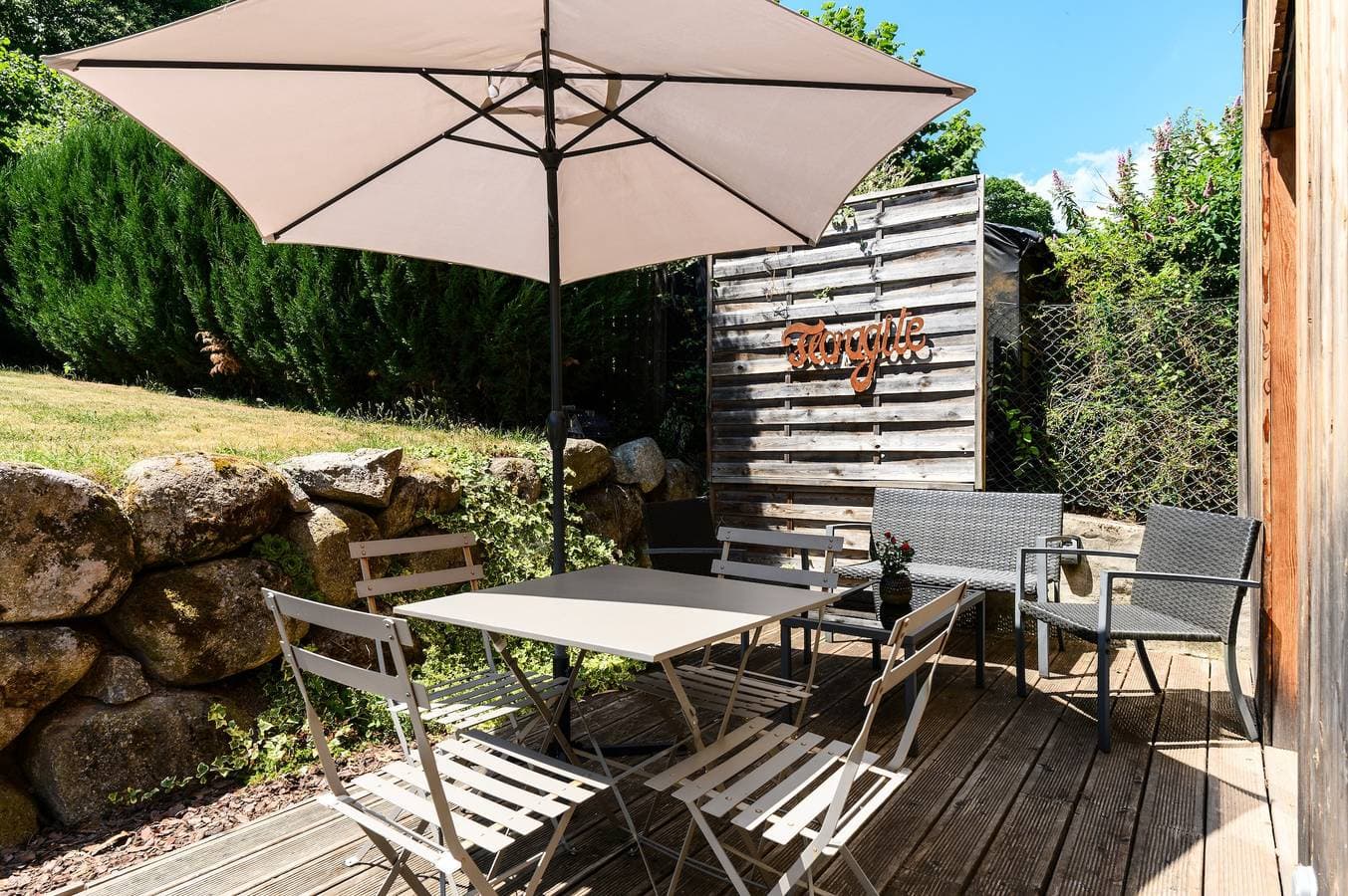 Foto 9 von 26: Ferienhaus „Flora Gîte“ mit privater Terrasse, Garten und WLAN