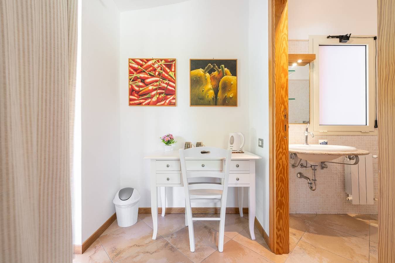 Foto 12 von 32: Zimmer 'Campus' mit Meerblick, Wi-Fi und Klimaanlage