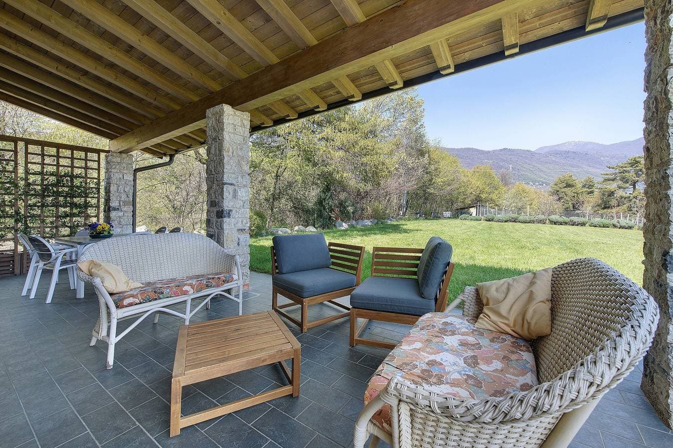 Foto 4 von 42: Villa „Agriturismo Casa Del Castagneto“ mit Seeblick, privater Terrasse & WLAN
