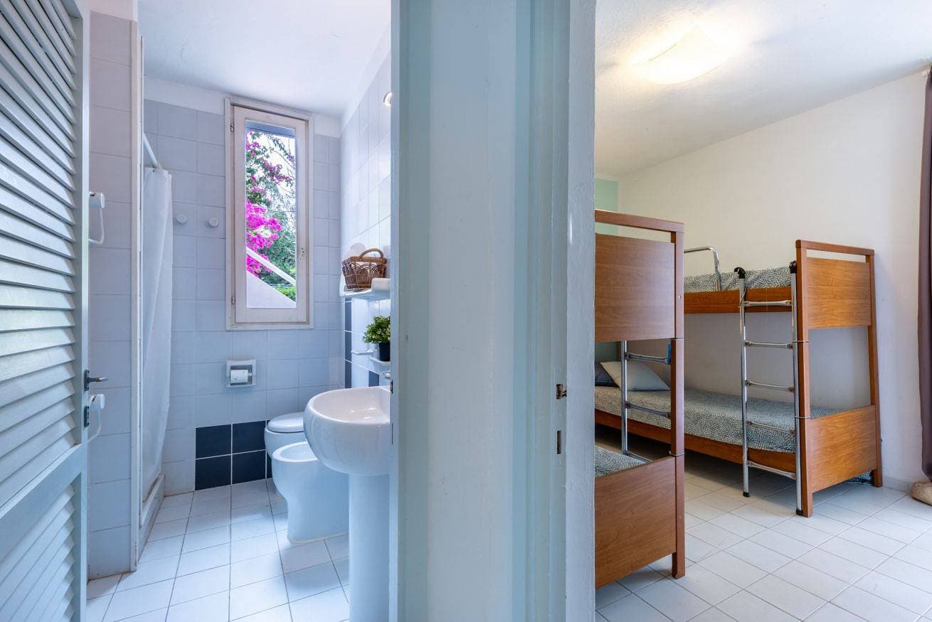 Foto 10 von 42: Ferienwohnung für 8 Personen mit Balkon/Terrasse