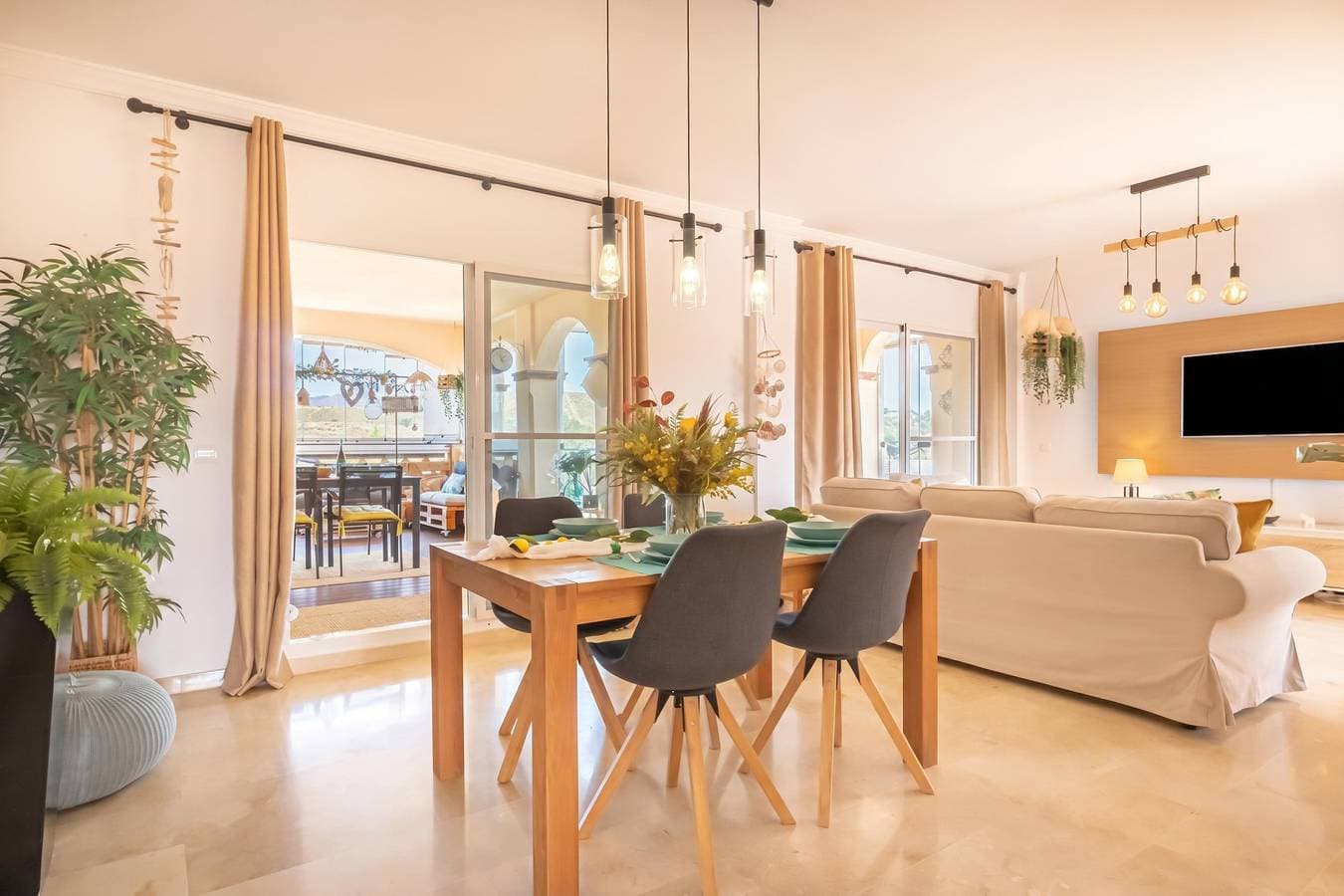 Foto 4 von 41: Luxury Mijas Golf, Pool Retreat