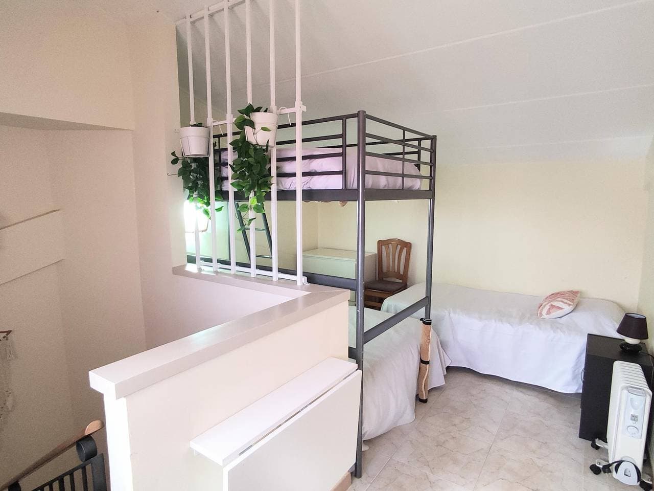 Foto 11 von 21: Casa a l'Estartit, piscina, jardí