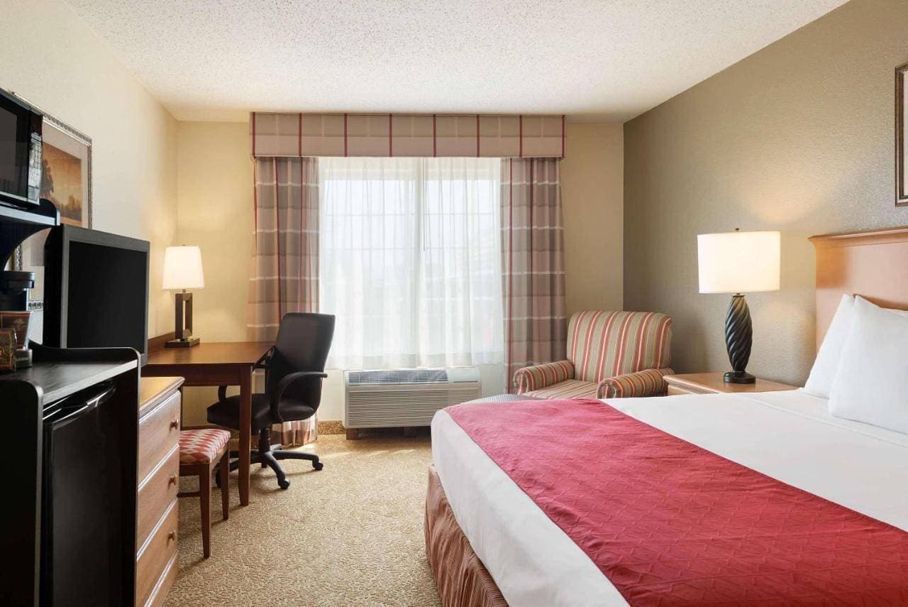 Foto 5 von 11: King Suite with Sofa Bed