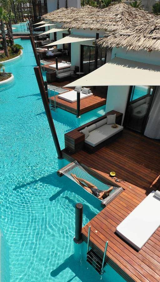 Foto 5 von 12: Luxury Double Room with Pool View