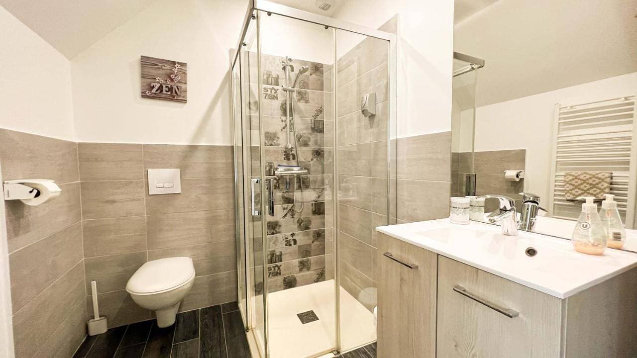 Foto 2 von 16: Double Room with Private Bathroom