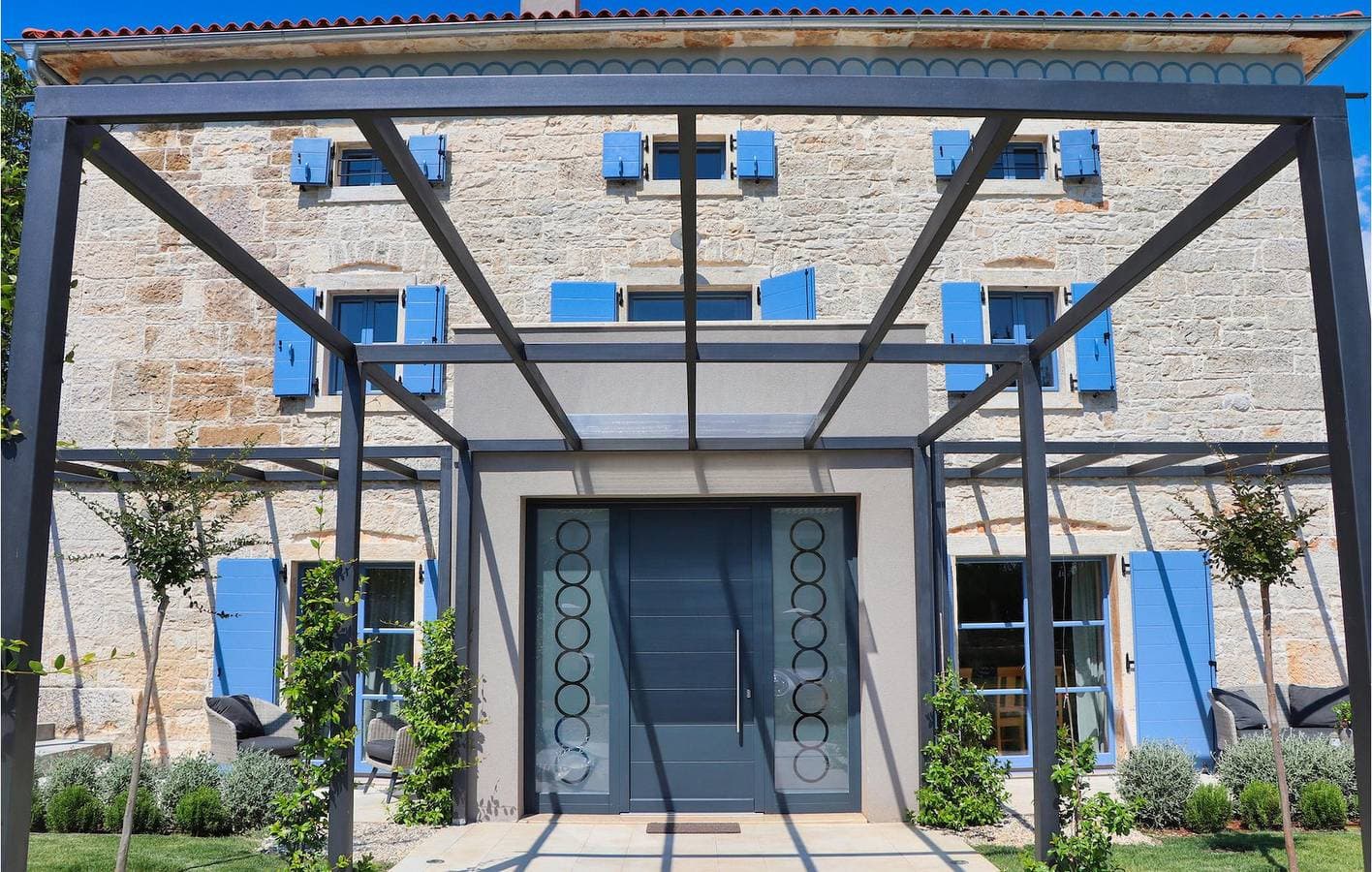 Gemütliche 2-Zimmer-Wohnung mit Pool und WLAN, 2 km vom Stadtzentrum von Jakovici entfernt 1