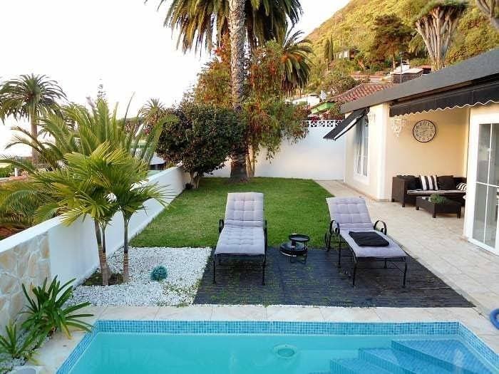 Ferienhaus mit Pool 1